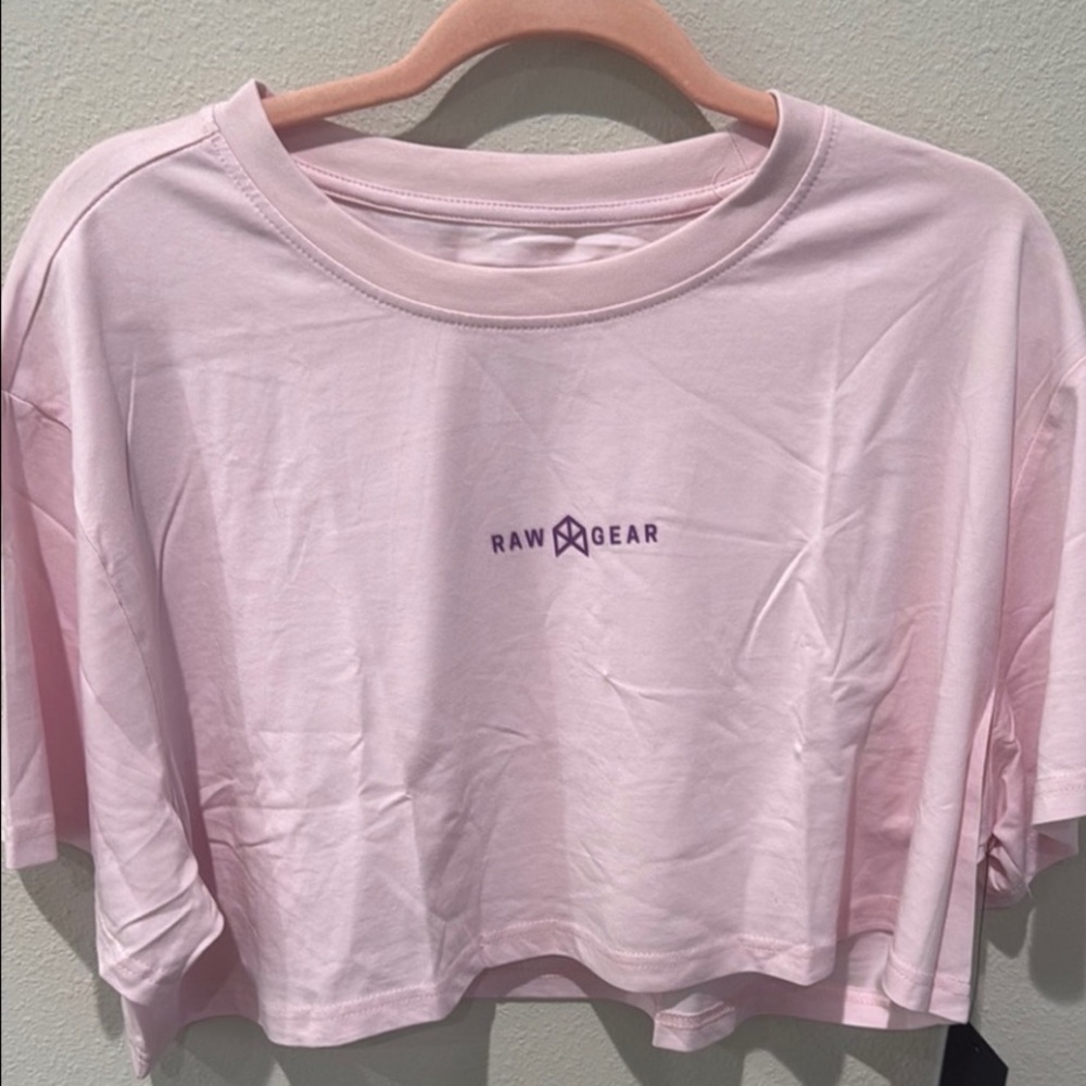 Nwt raw gear boxy crop tee
